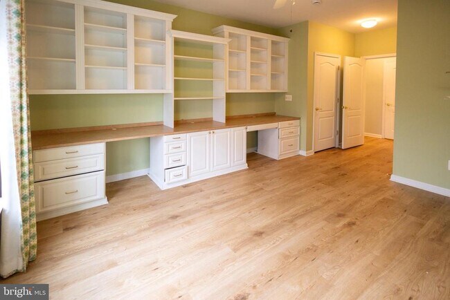 Building Photo - 8612 Fluttering Leaf Tr