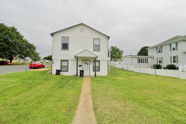 Building Photo - New lower price – Fully Renovated 2 Bed / 1 Bath Apartment in Elkton
