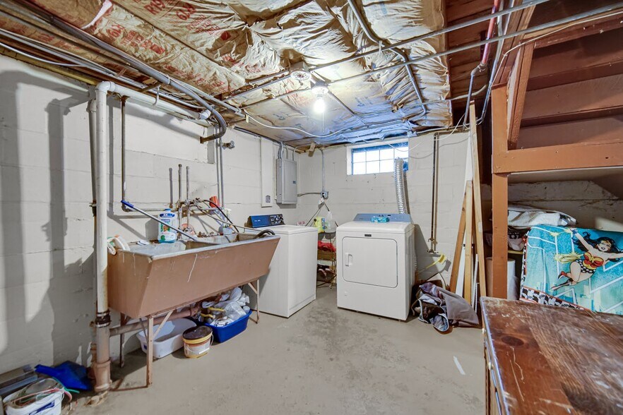 Building Photo - 3445 N Schultz Dr