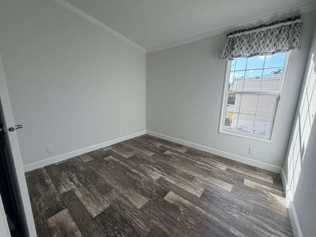 Building Photo - 5267 SW 32nd St