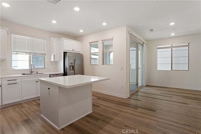 Building Photo - 839 Cranberry Way