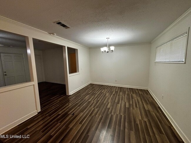 Building Photo - 536 Sardis St