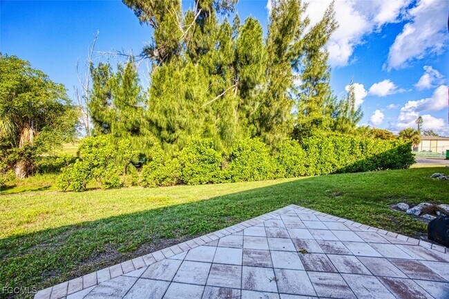 Building Photo - 16840 Sanibel Sunset Ct