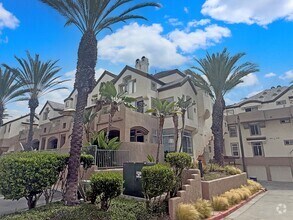 Building Photo - Beautiful 2B/2.5BA in The Elysian Complex!...