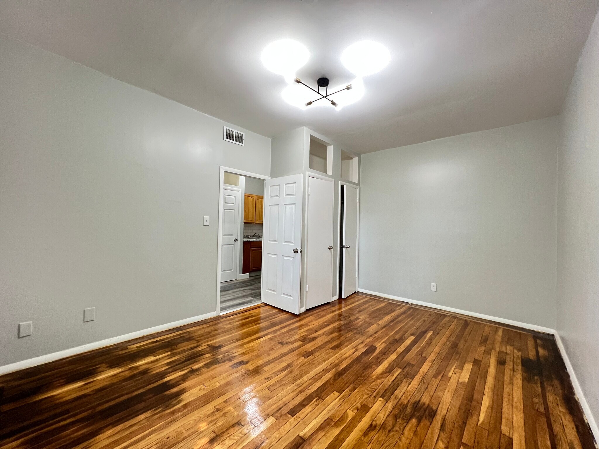 Unit 25 - 767 Broadway