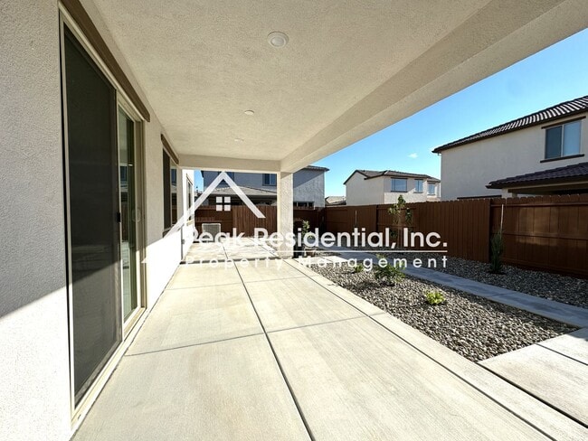 Building Photo - Brand New West Roseville 4bd/3.5ba with Se...