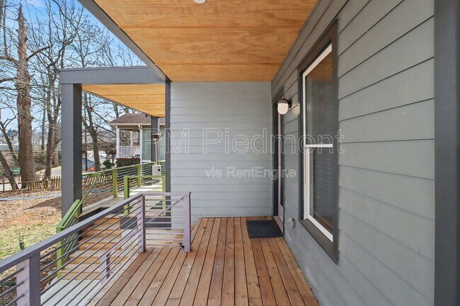 Building Photo - 1081 Hill St SE