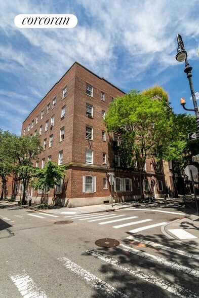 Building Photo - 27 Commerce St