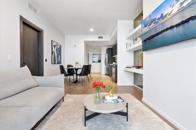 Building Photo - 398 NE 5th St