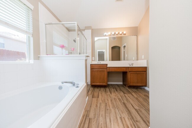 Building Photo - 19247 Dillsbury Ct