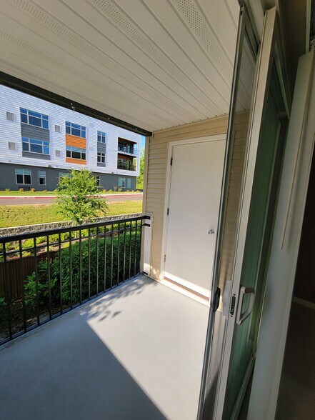 Building Photo - 780 NW 185th Ave