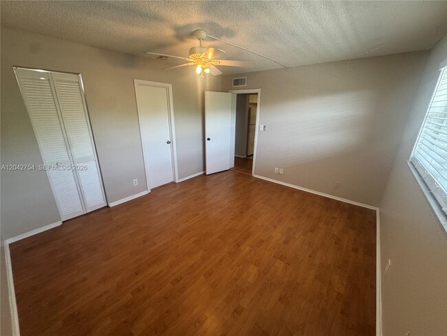 Building Photo - 7910 S Colony Cir