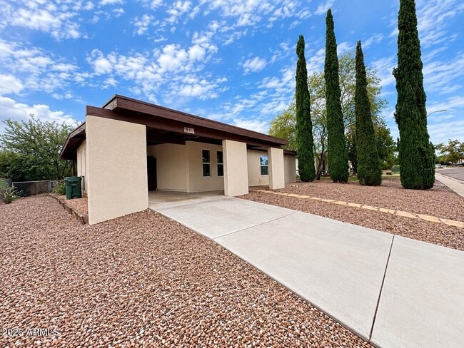Building Photo - 860 Catalina Dr