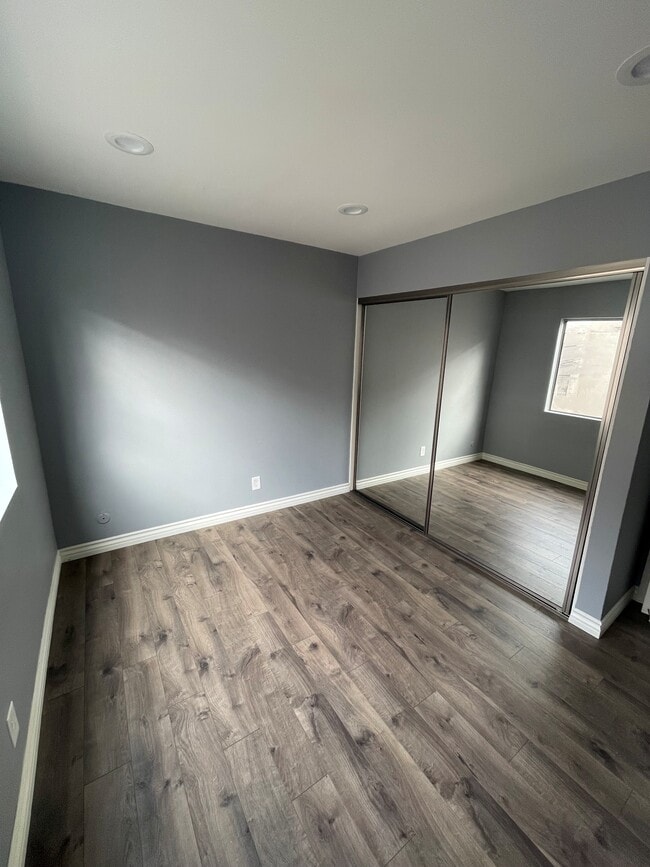 Building Photo - 15221 W Magnolia Blvd