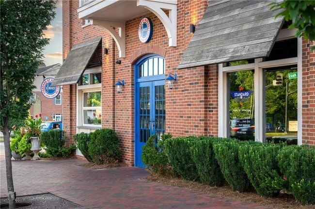 Building Photo - 355 Chiswick Cir