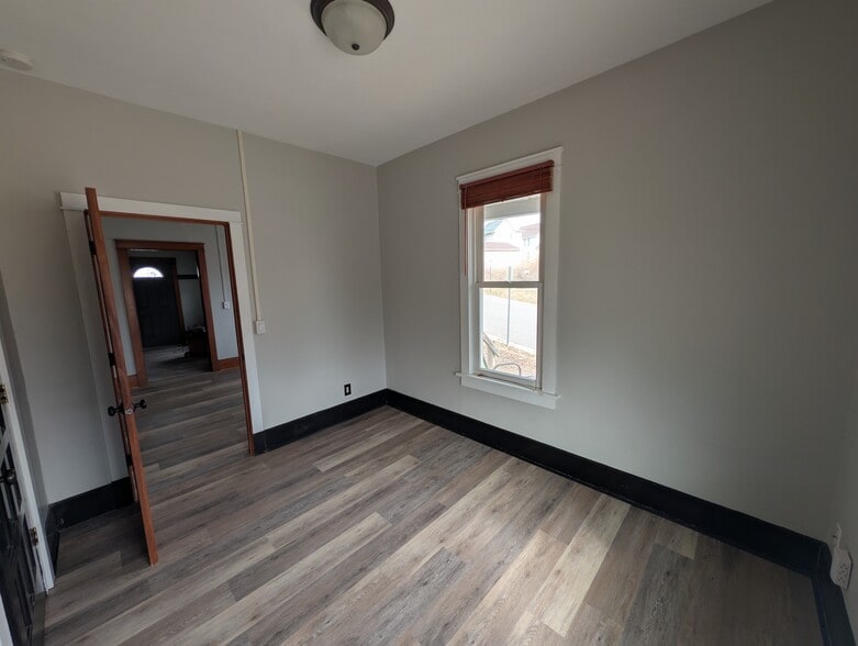 Building Photo - 1865 Grace St