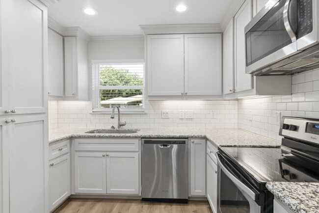 Building Photo - 6022 Beaudry Dr