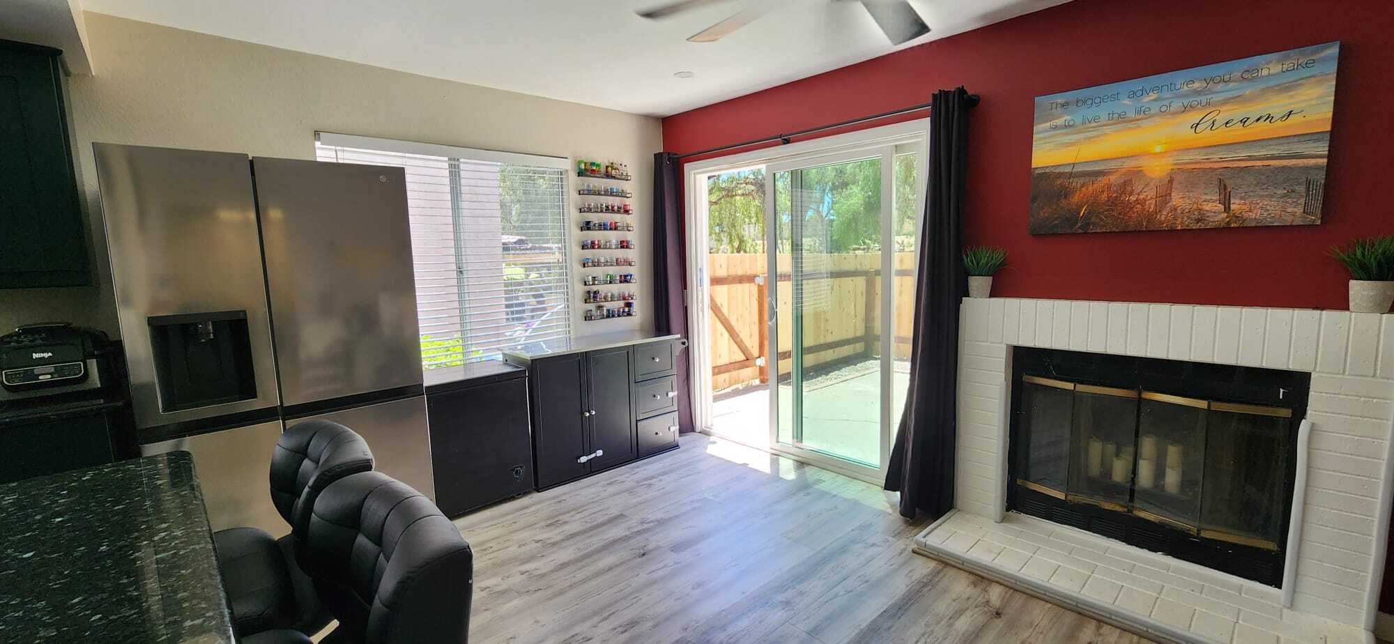 Building Photo - 2091 Manzana Way