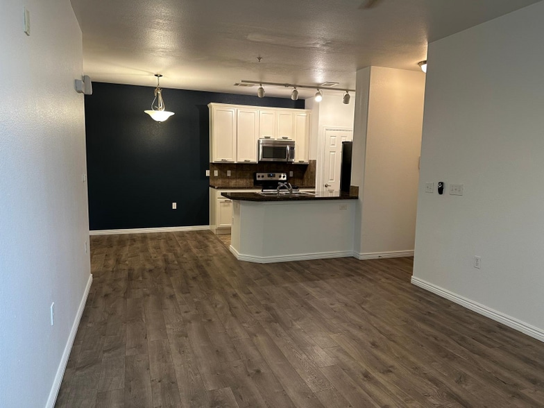 Primary Photo - 2672 S Cathay Way