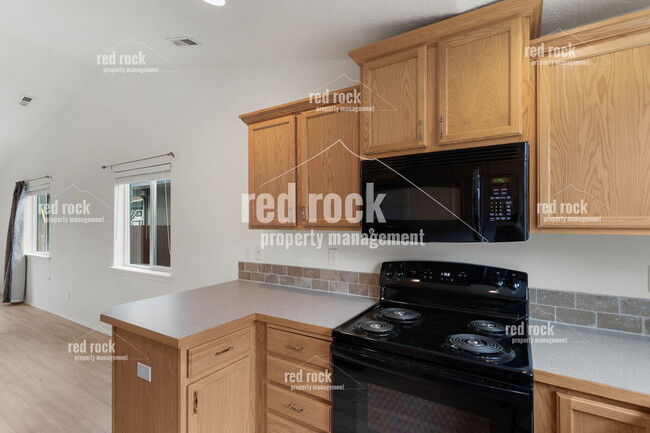 Building Photo - 718 S Edgerton Ln