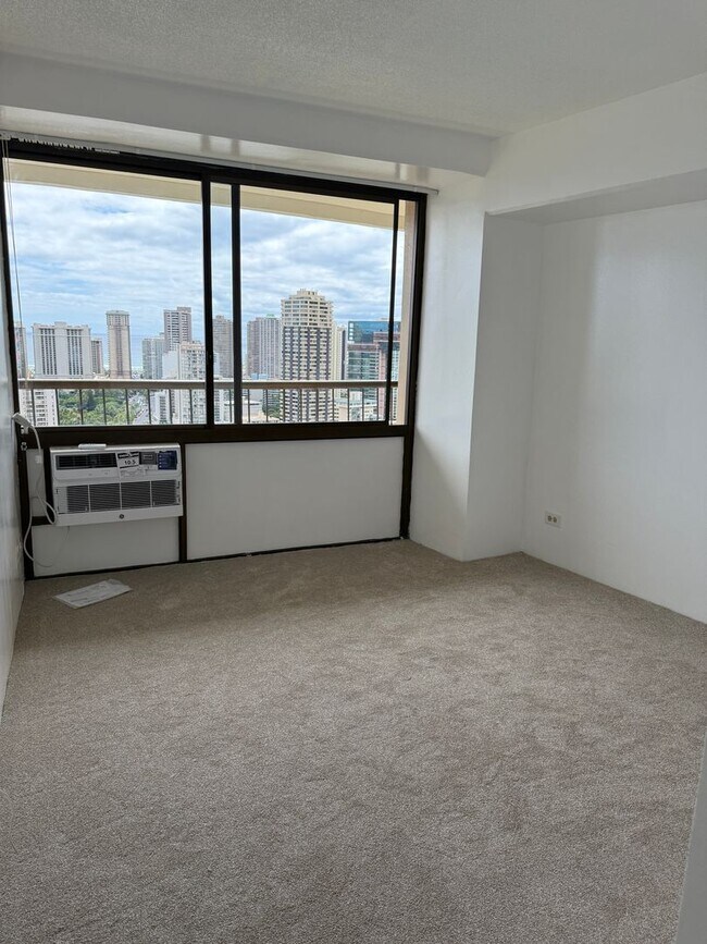 Building Photo - 2 bedroom at the Marco Polo for $2,700.00