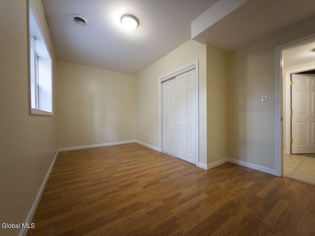 Building Photo - 314 Main St