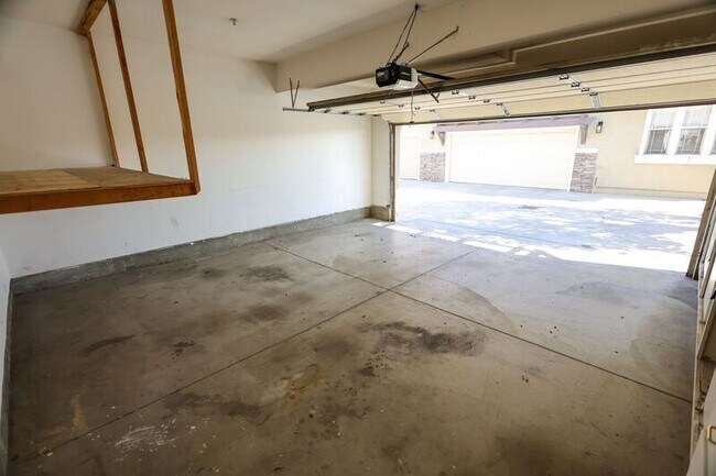 Building Photo - 2942 Claremore Ln