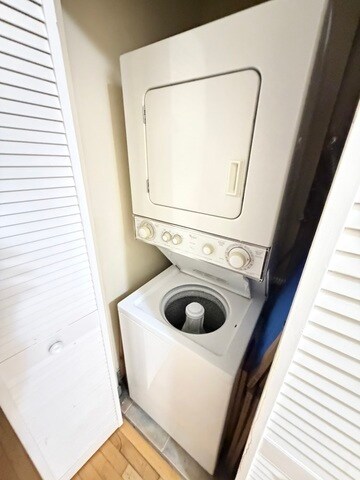 Building Photo - 3607 W Leland Ave