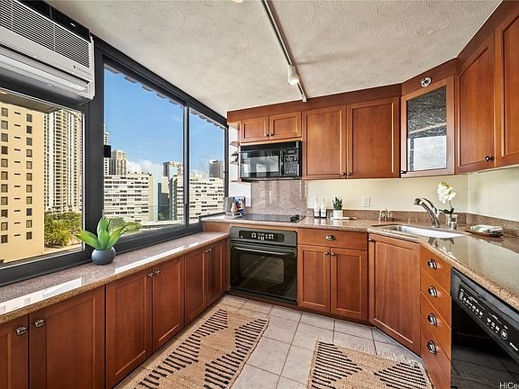 Building Photo - 343 Hobron Ln