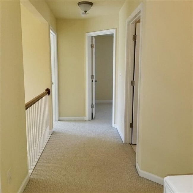 Building Photo - 3363 Stoneham Dr NW