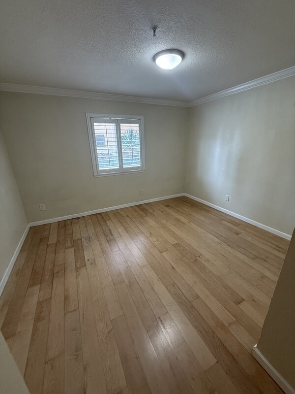 Building Photo - 3550 Lebon Dr