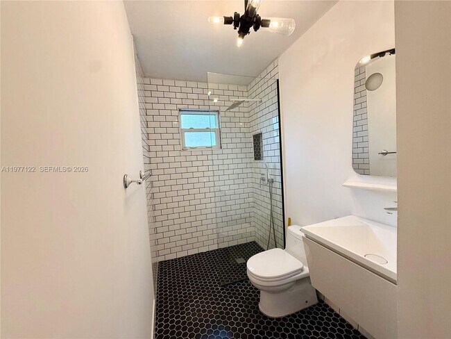 Building Photo - 16665 SW 93rd Ct