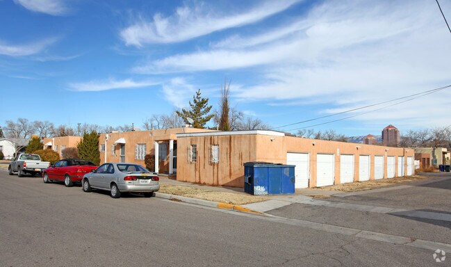 Building Photo - 1216 Gold Ave SW