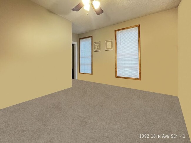 Building Photo - 3 Bed 2 Bath Duplex Ready Fall 2025 - Depo...