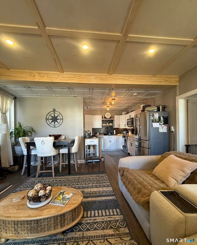 Building Photo - 469 Bantam Rd