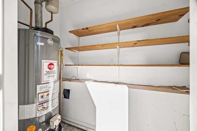 Building Photo - Beautifully updated 2-bed, 1.5 bath Condo in Winn Barr of Rock Hill!