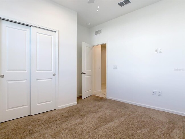 Building Photo - 1043 Lakeshore Breeze Pl