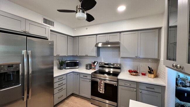 Building Photo - Furnished, 6-month minimum rental, Procure Only