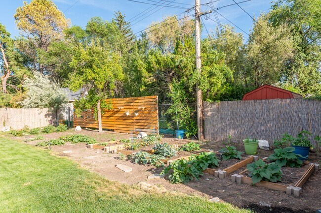 Building Photo - 1538 Winward Dr