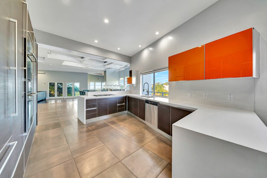 Building Photo - 3630 Avenida del Sol