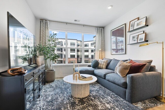 Primary Photo - 2000 Schindler Dr