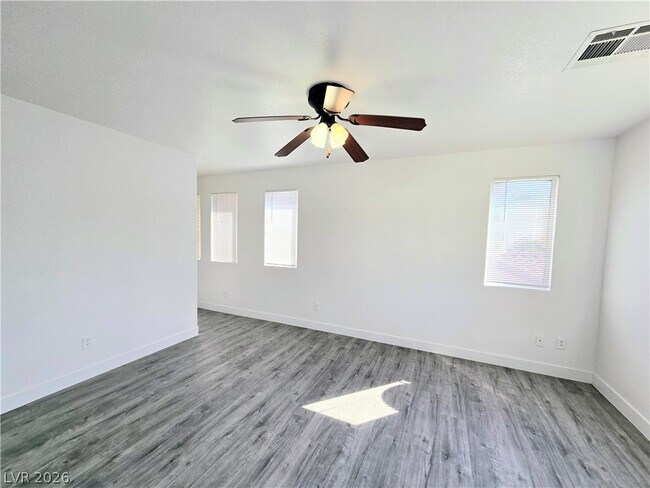 Building Photo - 7858 Warwickshire Way
