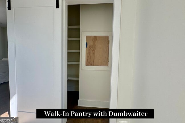 Building Photo - 940 Laurel Brooke Ave