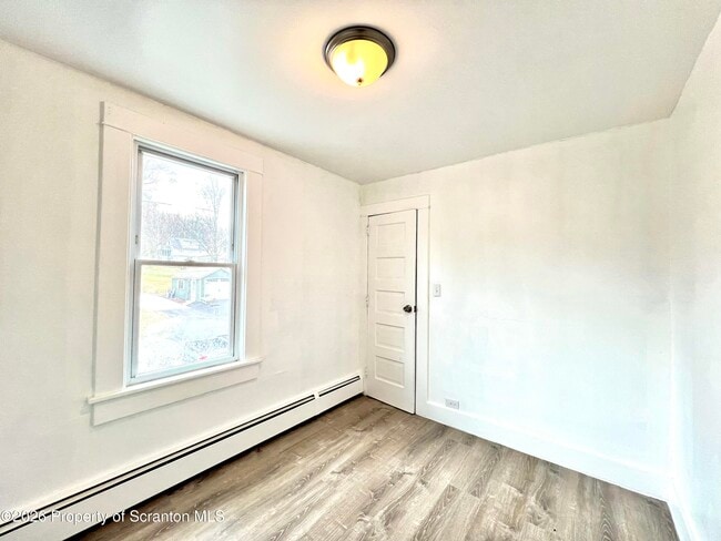 Building Photo - 207 Midway Ave