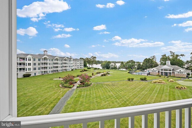 Building Photo - 4700 Water Park Dr