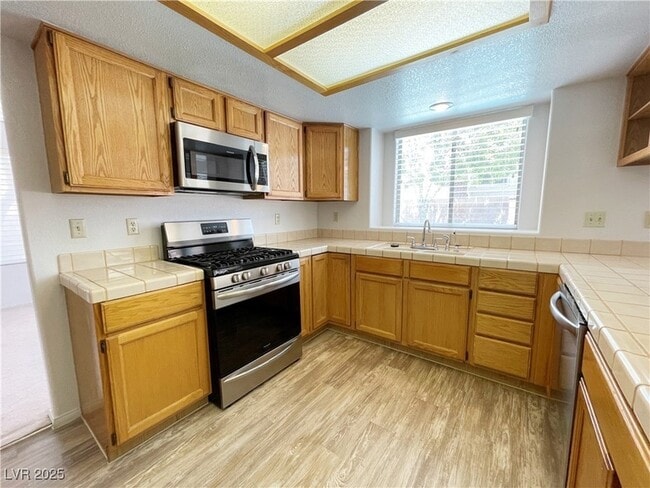 Building Photo - 420 Crater Ct