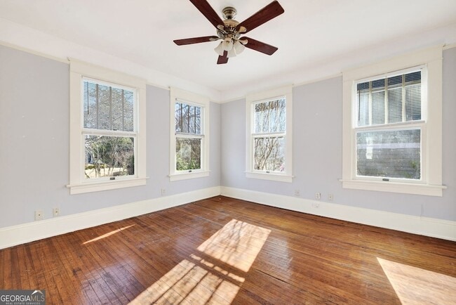 Building Photo - 300 Oxford Pl NE