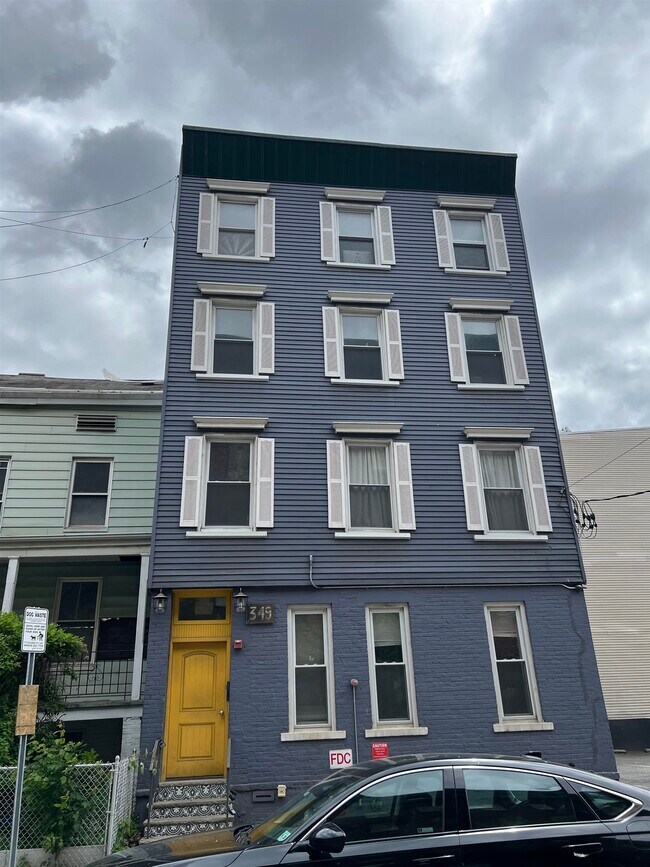 Building Photo - 349 9th St