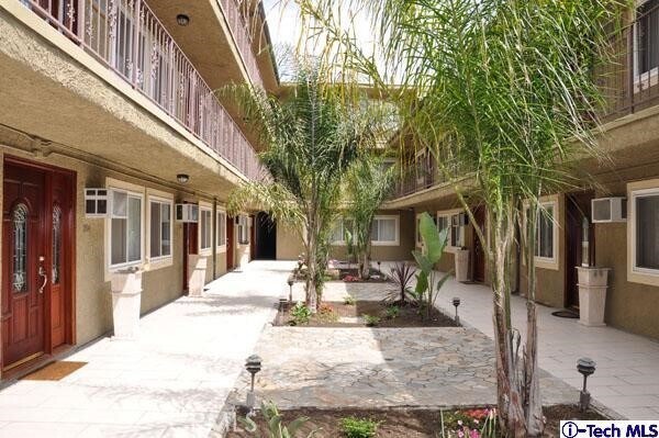 Building Photo - 3220 Altura Ave