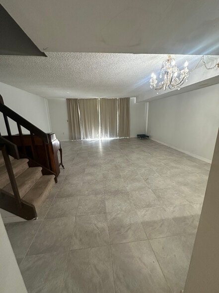 Building Photo - 7625 SW 106th Ave